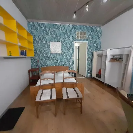 Les Volets Bleus: Studio De 30 M² Classe 2 * Apartment Rochefort (Charente-Maritime)